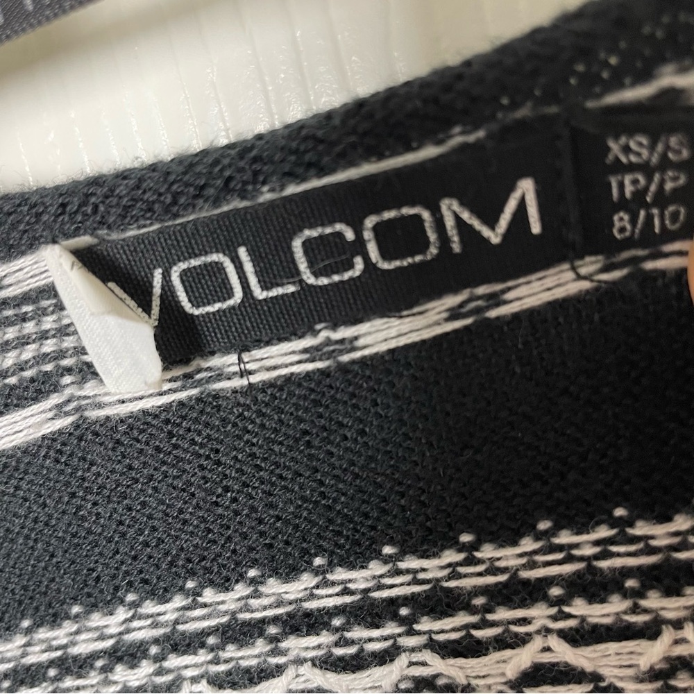 Volcom Black and White Patterned Cardigan, XS/S - Picture 2 of 8
